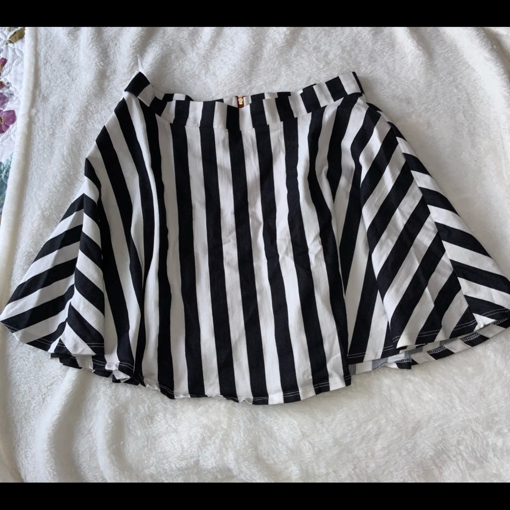 Black and White Stripe Skirt